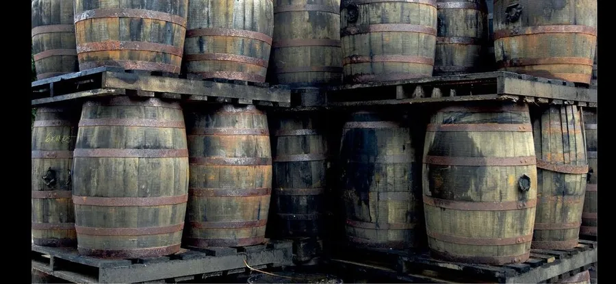 На пороховой бочке?