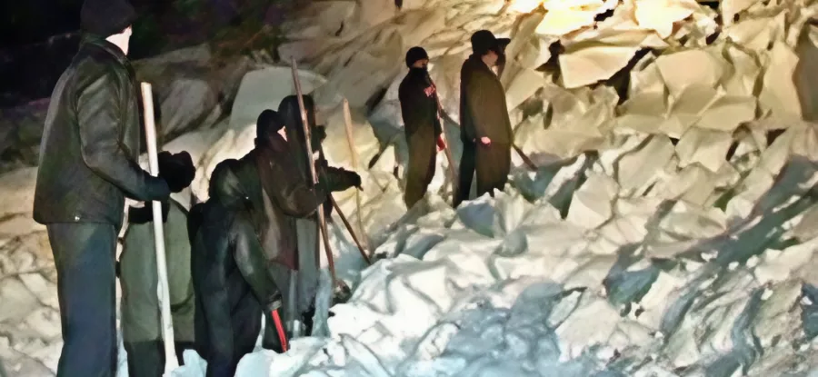 В Татарстане в результате схода снежной лавины четверо детей погибли