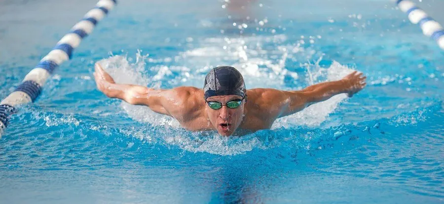 Заплыв руководителей в "Нептуне"