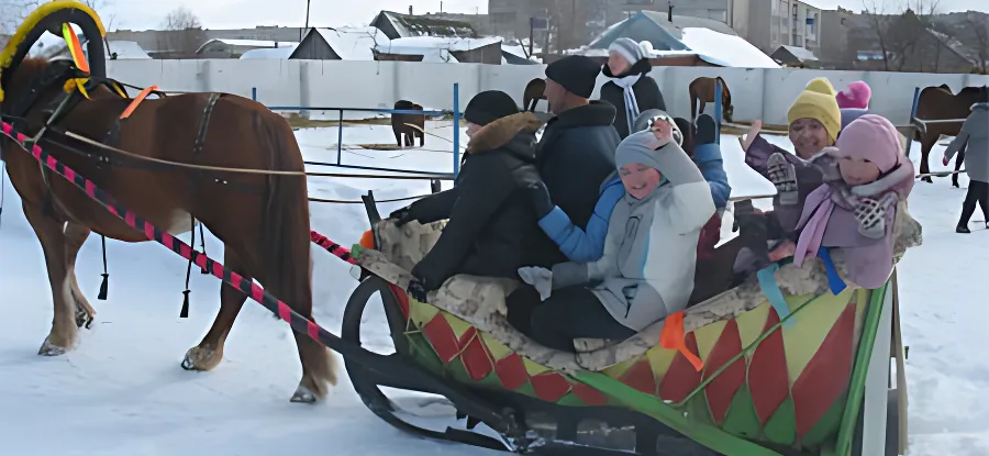 Лошадки  дарят радость детям