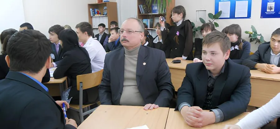 Парламентские уроки в каждой школе города и района