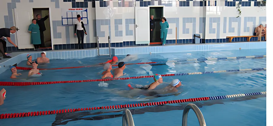 В бассейне "Нептун" прошли соревнования по плаванию посвященные Дню здоровья