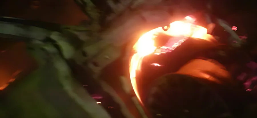 ДТП в Менделеевске - "Рено" врезался в стоящий фургон и загорелся