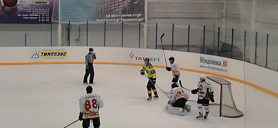 В хоккей играют настоящие мужчины