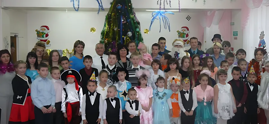  У сказочной ёлки