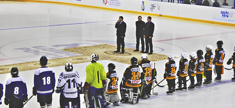 Хоккеисты «Нефтехимика» провели в Менделеевске мастер-класс для воспитанников ДЮСШ «Айсберг»