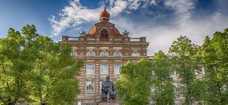 Куда поступать? Телепередача "Откровенный диалог" с участием директора Елабужского института КФУ