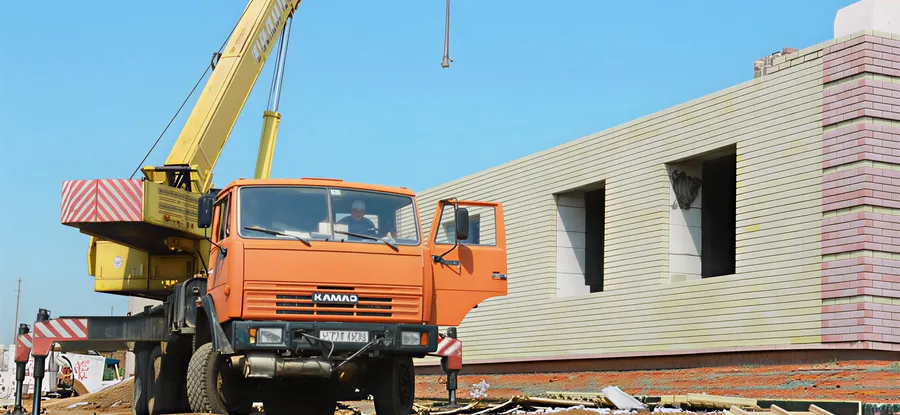 Лето - пора строительства