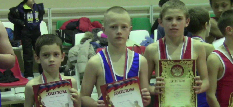 На пъедестале - юные борцы из Менделеевска