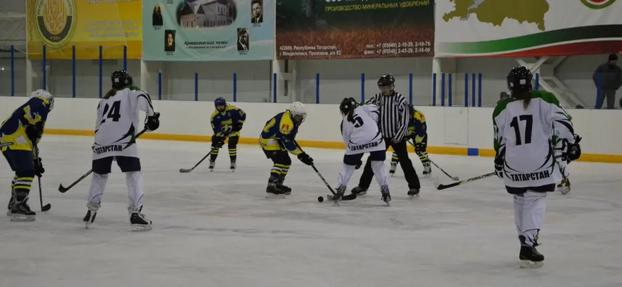 В хоккей играют не только настоящие мужчины