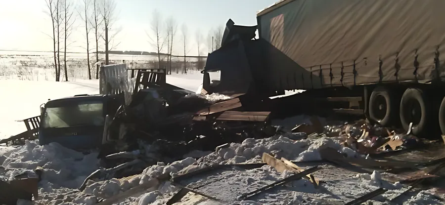 Массовое ДТП с участием грузовиков унесло жизнь водителя