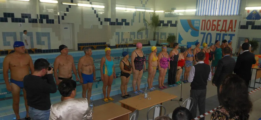 Новый сезон в бассейне «Нептун» открыли пенсионеры