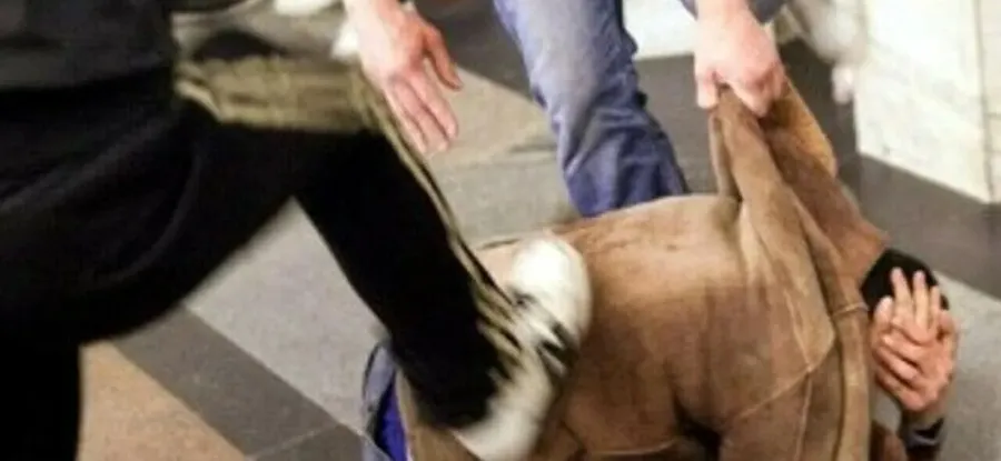 Двое молодчиков избили жителя села Камаево