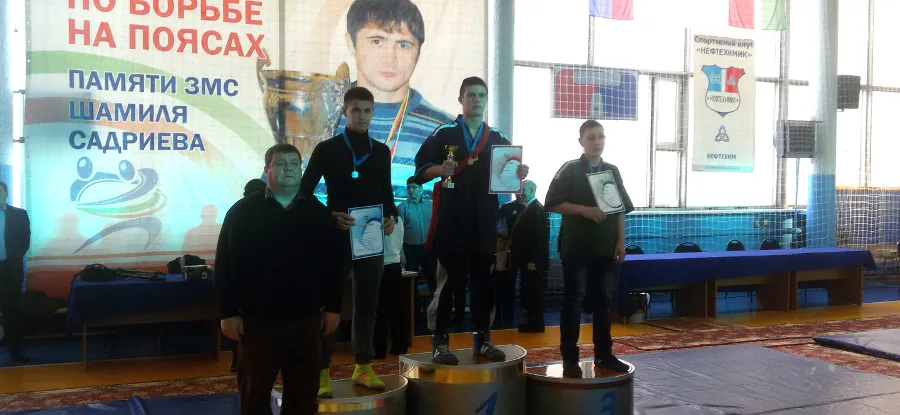 И в борьбе на поясах  - наши лучшие