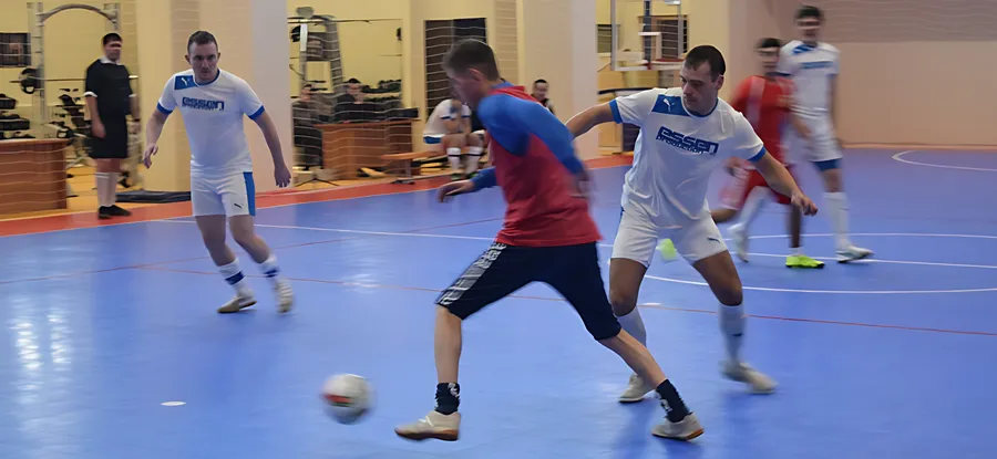 Менделеевская команда по мини-футболу начала год с уверенной победы