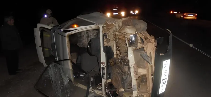 Водитель вылетел через лобовое окно и исчез