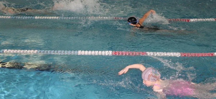 Соревнования по плаванию