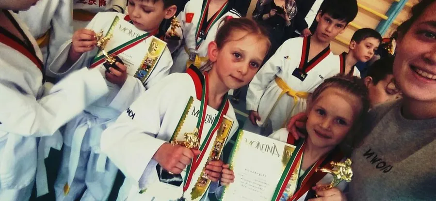 С соревнований по тхэквондо с победой