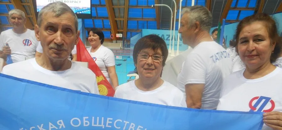 Пенсионеры Менделеевска приняли участие в республиканских заплывах