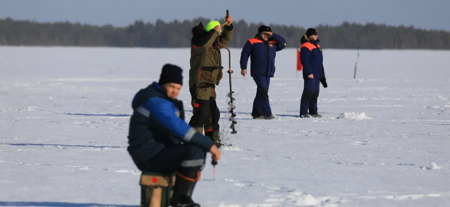Новогодняя ярмарка и соревнования по подледному лову - на "Ушковских островах"