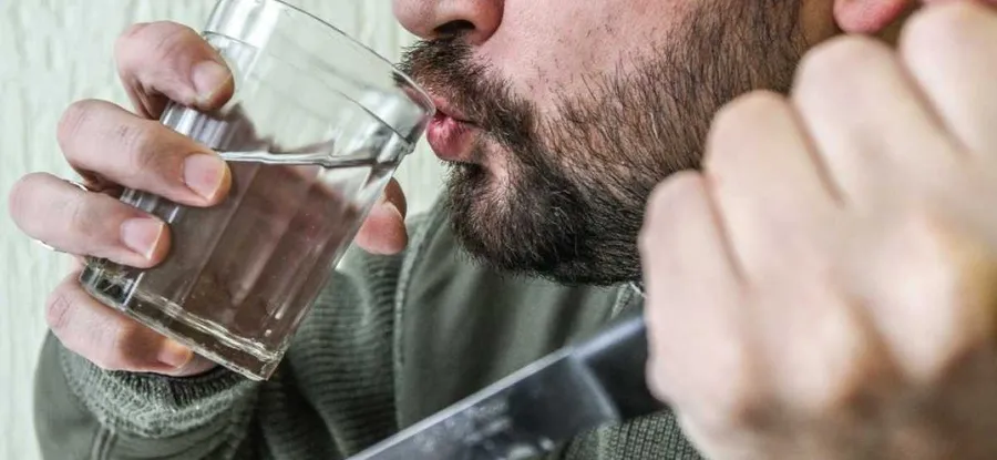 Поднял руку на отца