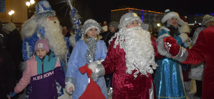 Открытие главной новогодней ёлки Менделеевска