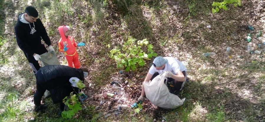 Эко-десант на берегу Камы в Икском Устье