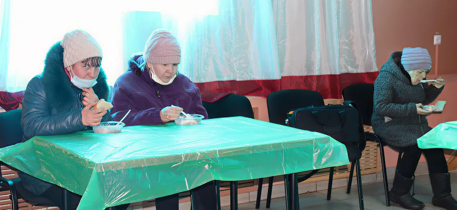 В Менделеевске накормили бездомных и малоимущих граждан