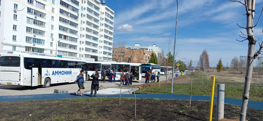 Эвакуация персонала заводов в Менделеевске