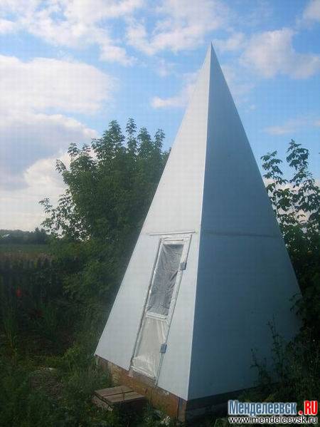 Пирамиды в Менделеевске