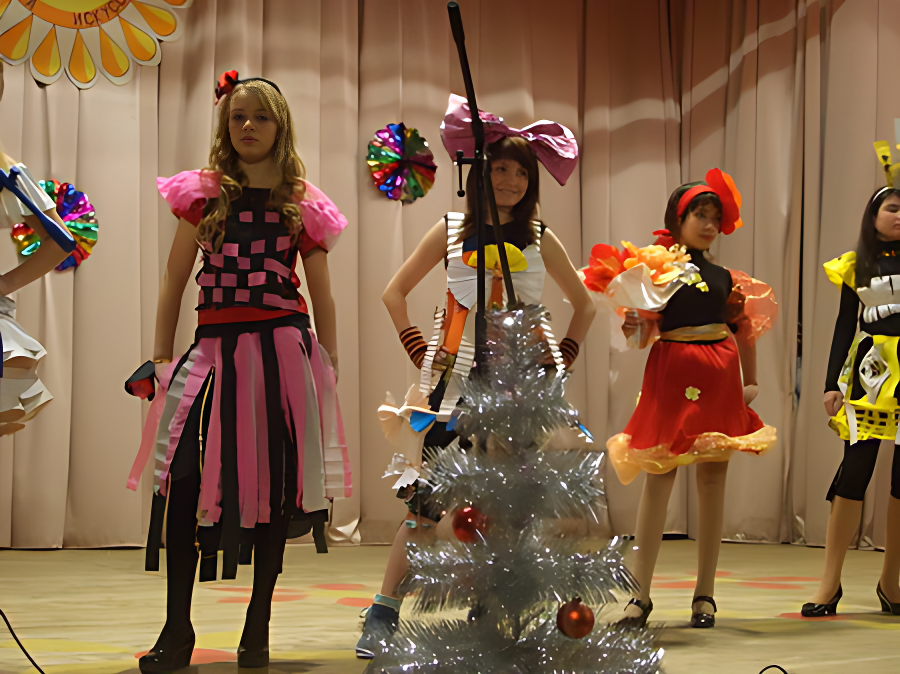 Показ мод - ДШИ "Новогоднее настроение"