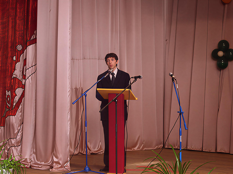 Дмитрий Пехов защищает свой проект