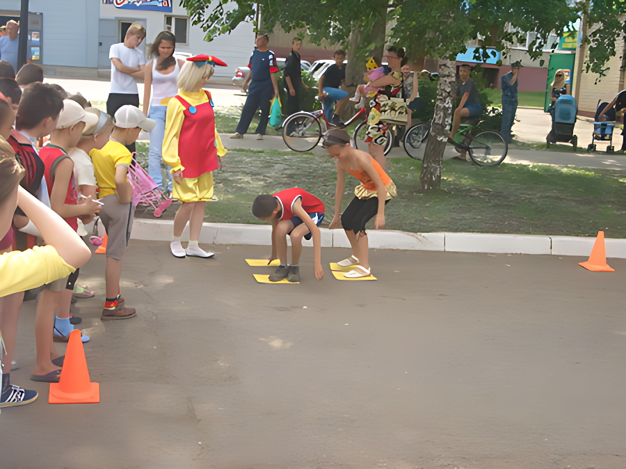 Детский праздник на открытии магазина "Народный"