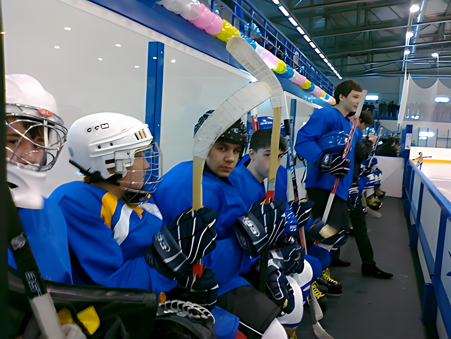 Юные хоккеисты Менделеевска 