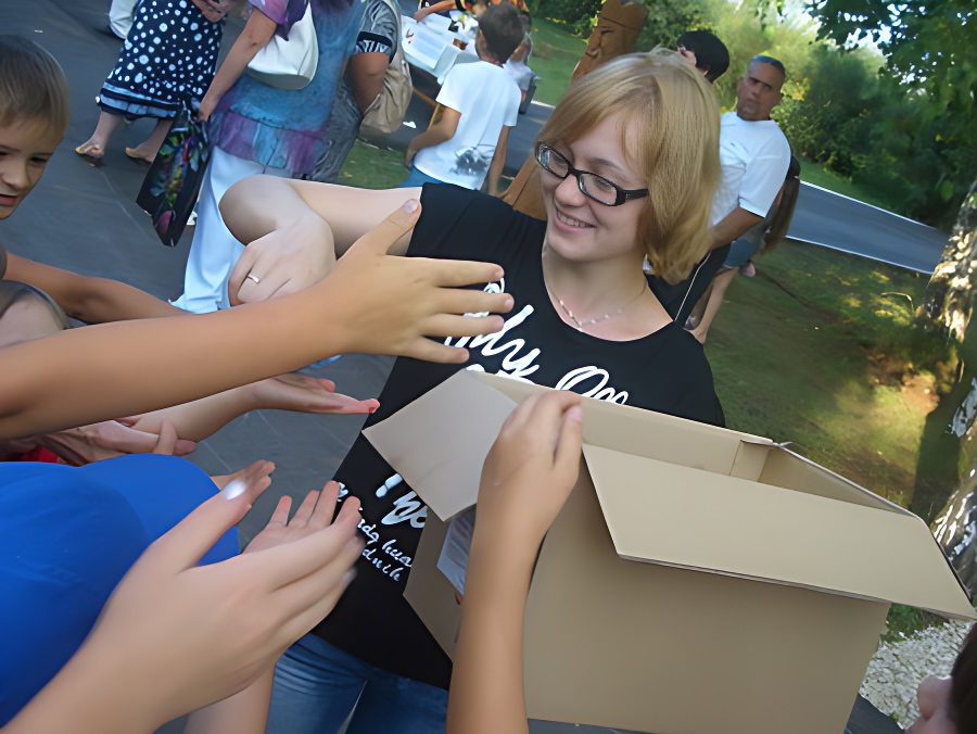 Раздача бесплатного мороженого