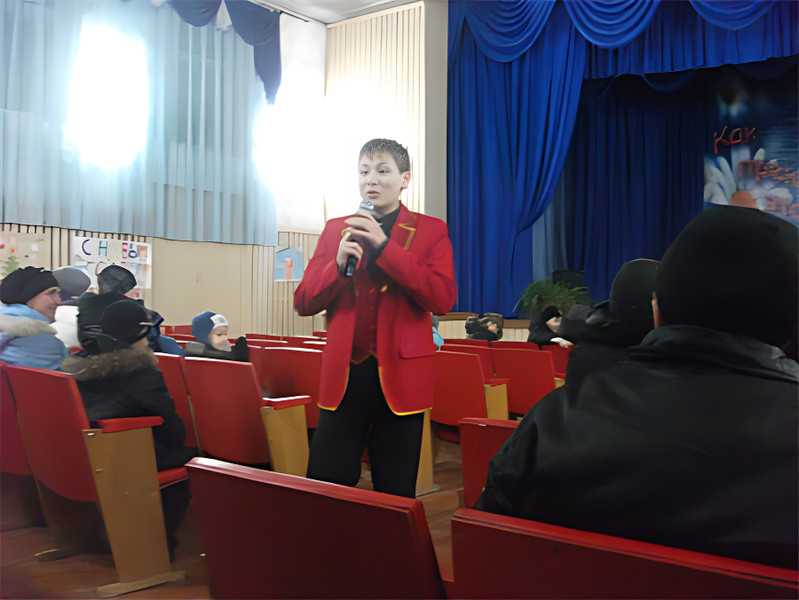 На концерте выступил юный певец - Галкин Григорий