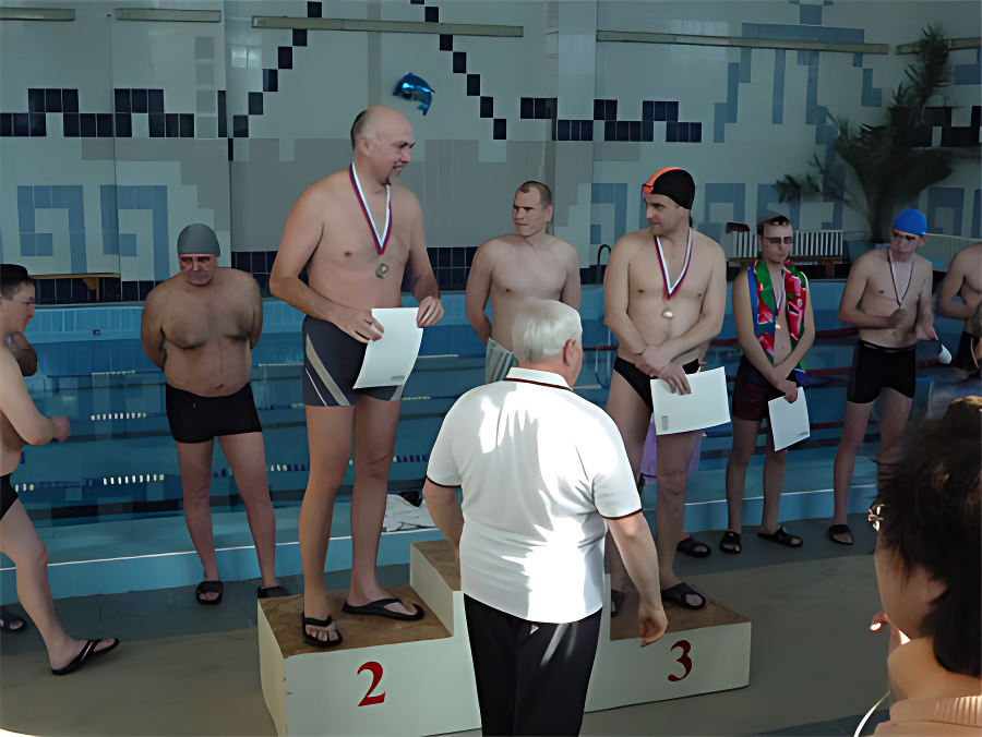 Победители заплыва среди мужчин