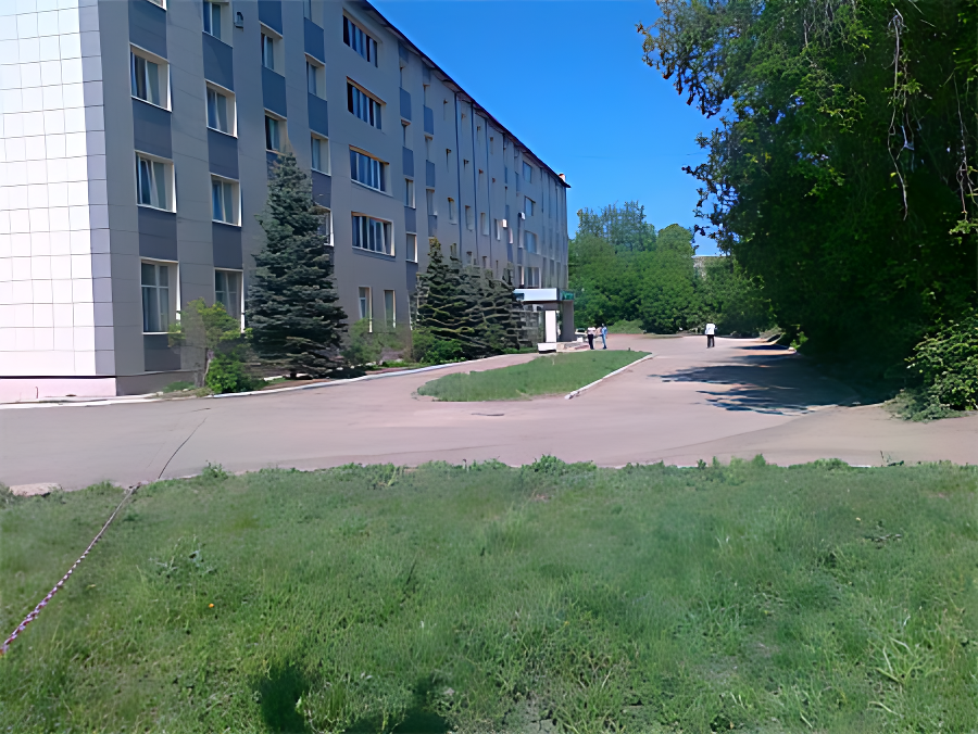 Менделеевск. Стихийная парковка на главной улице города