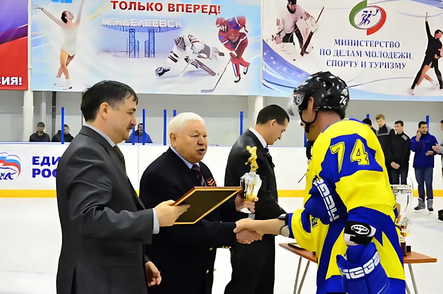 Хоккей в Менделеевске