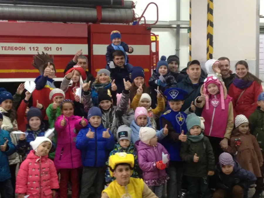 Работники пожарной части №26  г. Менделеевска провели мероприятие для детей