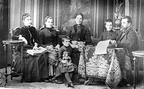 Семья Ушкова